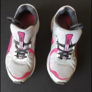 Puma Cell Pink/Gray Silver Metallic Athletic Shoes Women’s size 9.5